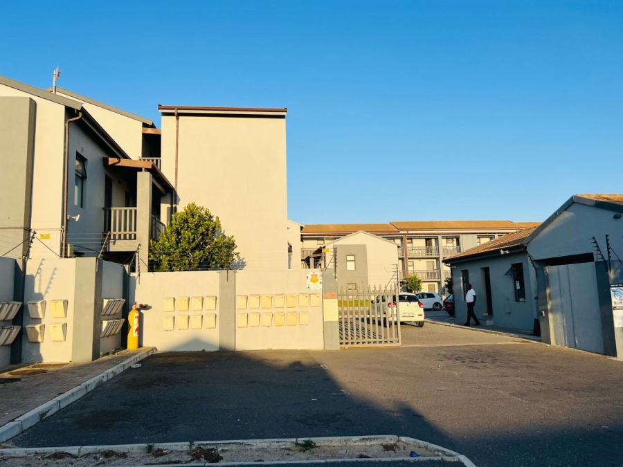 2 Bedroom Property for Sale in Parklands Western Cape